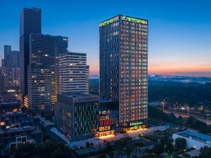 日照东港区酒店选择指南:兼顾城市生活与海滨出行