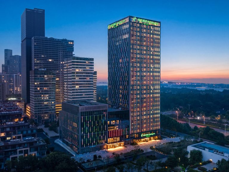 日照东港区酒店选择指南：兼顾城市生活与海滨出行